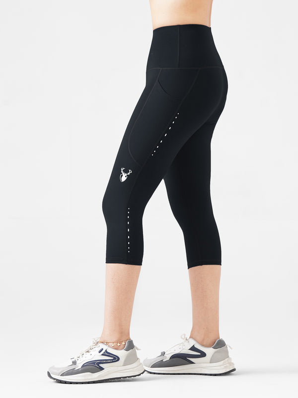 Leera Cropped Capri Pocket Legging in Black